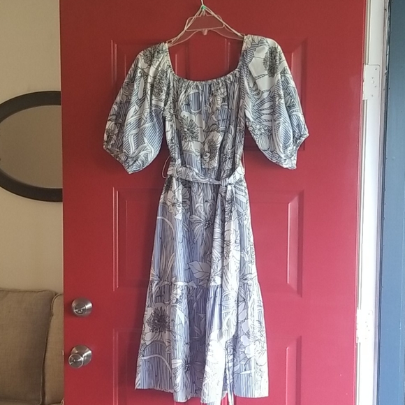 Zara Dresses & Skirts - Zara  short mid sleeve dress